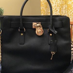 LIKE NEW- Michael Kors Hamilton Bag (black)